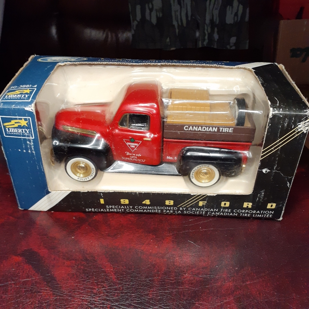 NIB 1948 FORD Can Tire Die Cast Collector Bank Liberty 🇨🇦 $12.50 Shipping 🇨🇦
